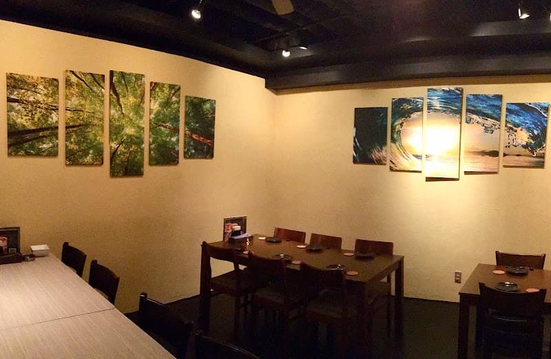 Bar & Dining Moi