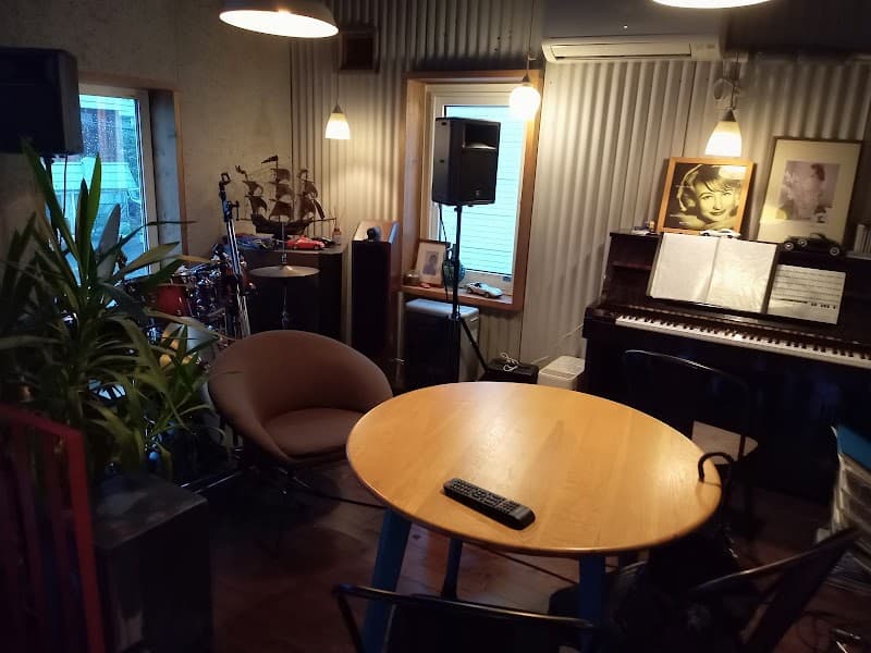音納屋(オトナヤ)