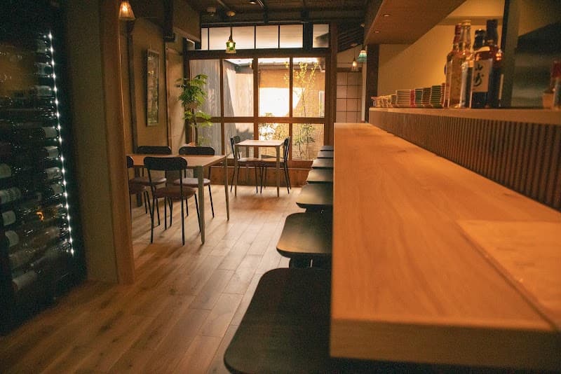 Cafe & Wine Bar Knuckles