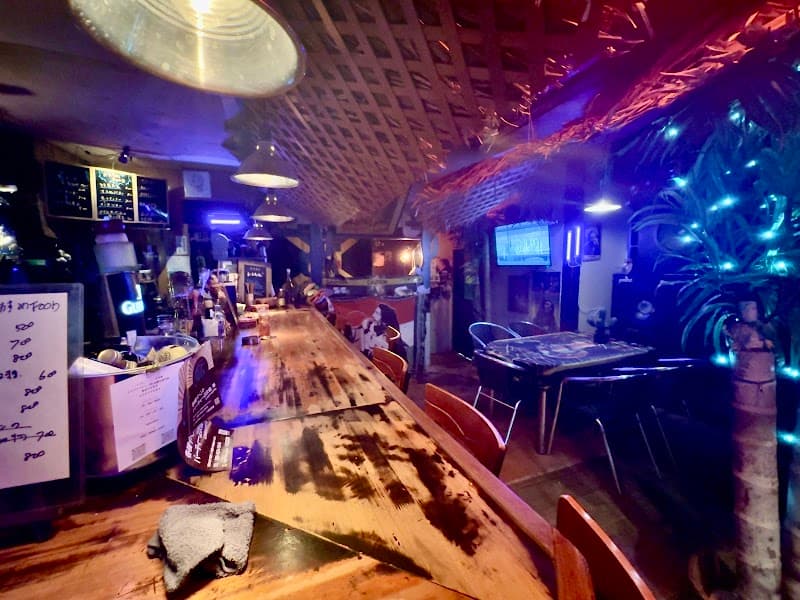 Pousse Bar(3F.Old's ライブand ディスコ)
