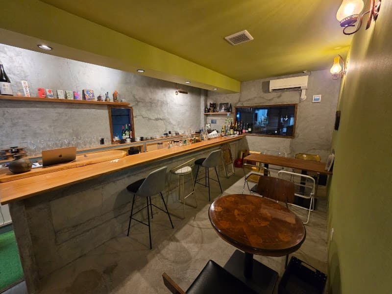 (酒)宮坂泰知商店 | さかなとワイン
