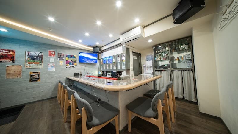 Bar ADELIE(バー アデリー)