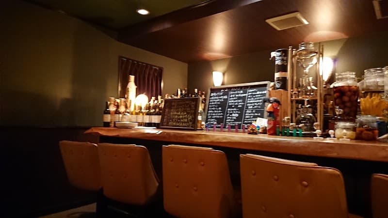 CHEESE & WINE BAR 910