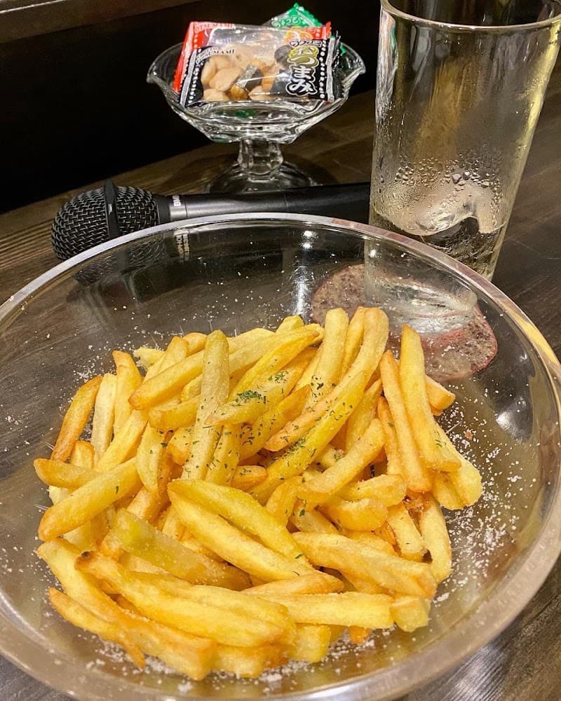 Bar & カラオケどぐら