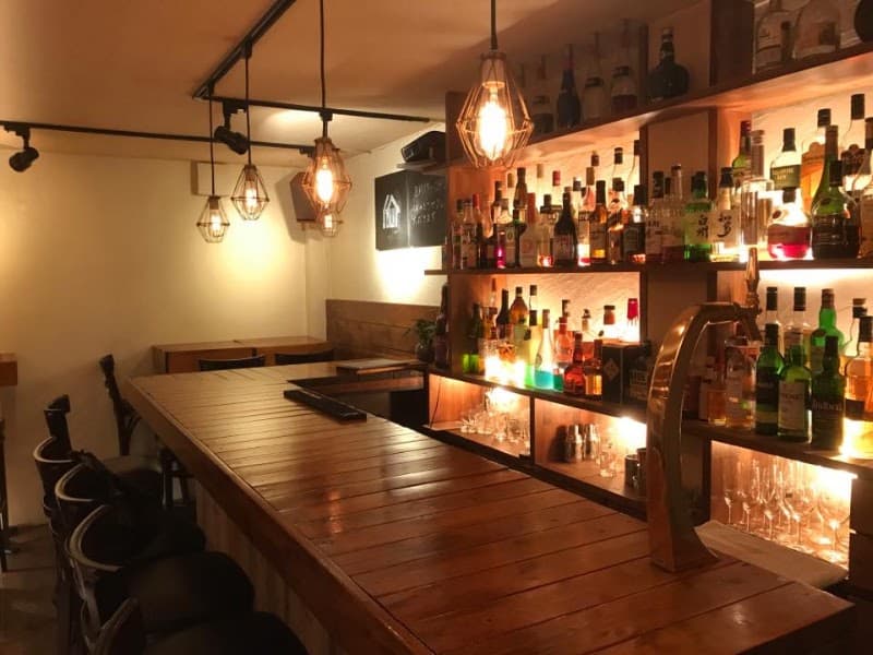 Bar Hut