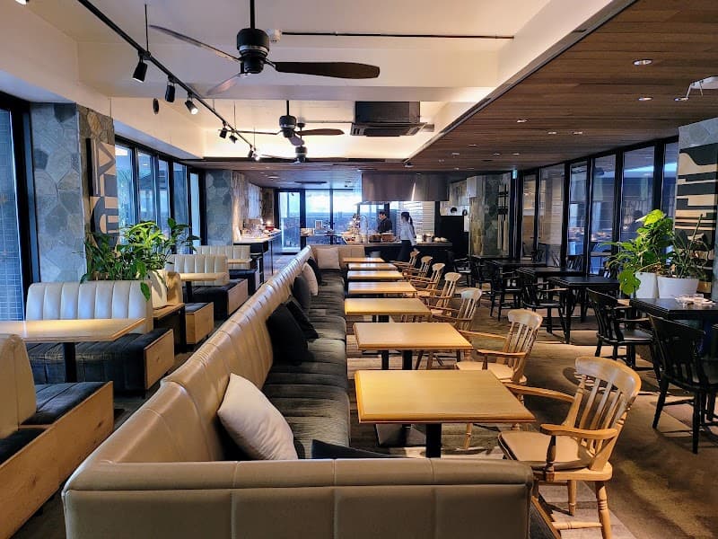 RESTAURANT & BAR