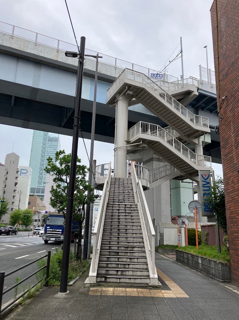 クァプラ