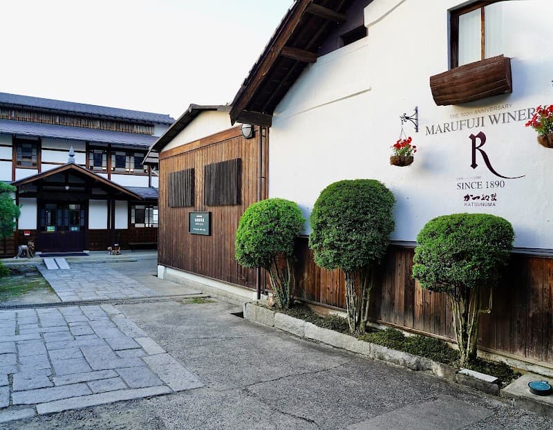 丸藤葡萄酒工業(ルバイヤートワイン)