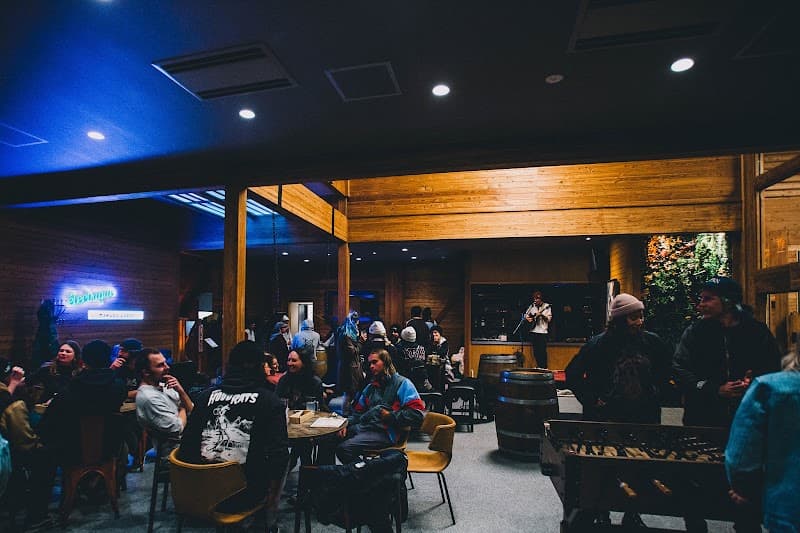 Electrique, Cafe, Brasserie, Saloon.