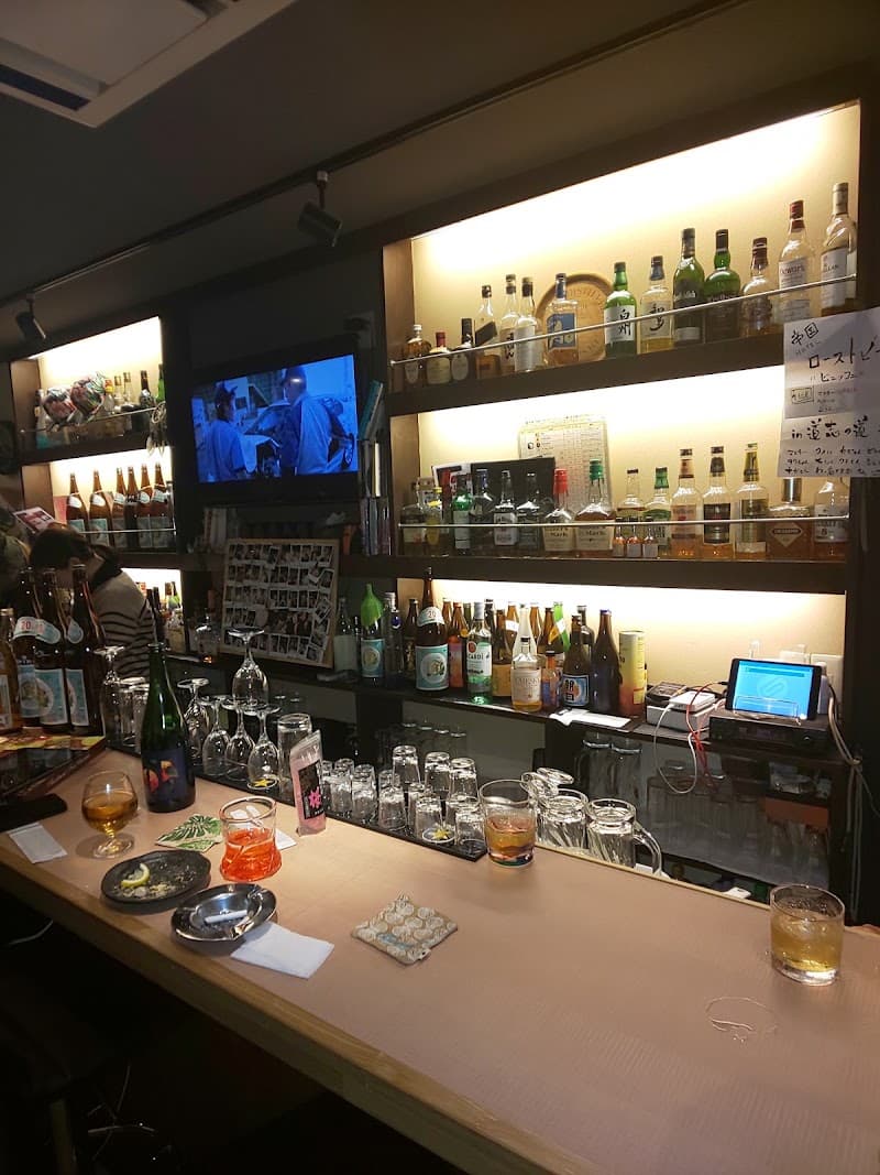 創作dining bar NOA
