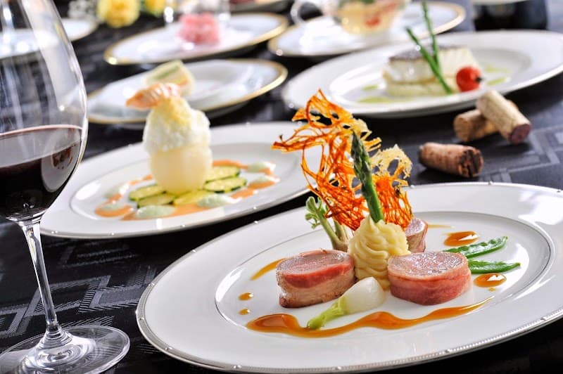 フランス料理「ザ・メインダイニング」