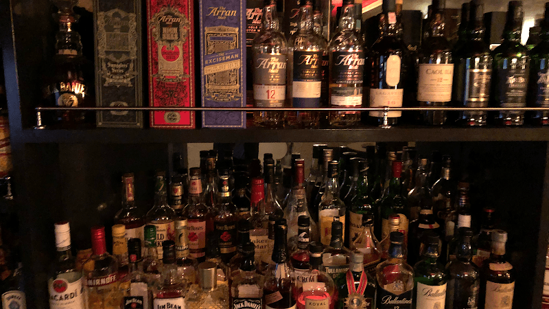 BAR BLUE